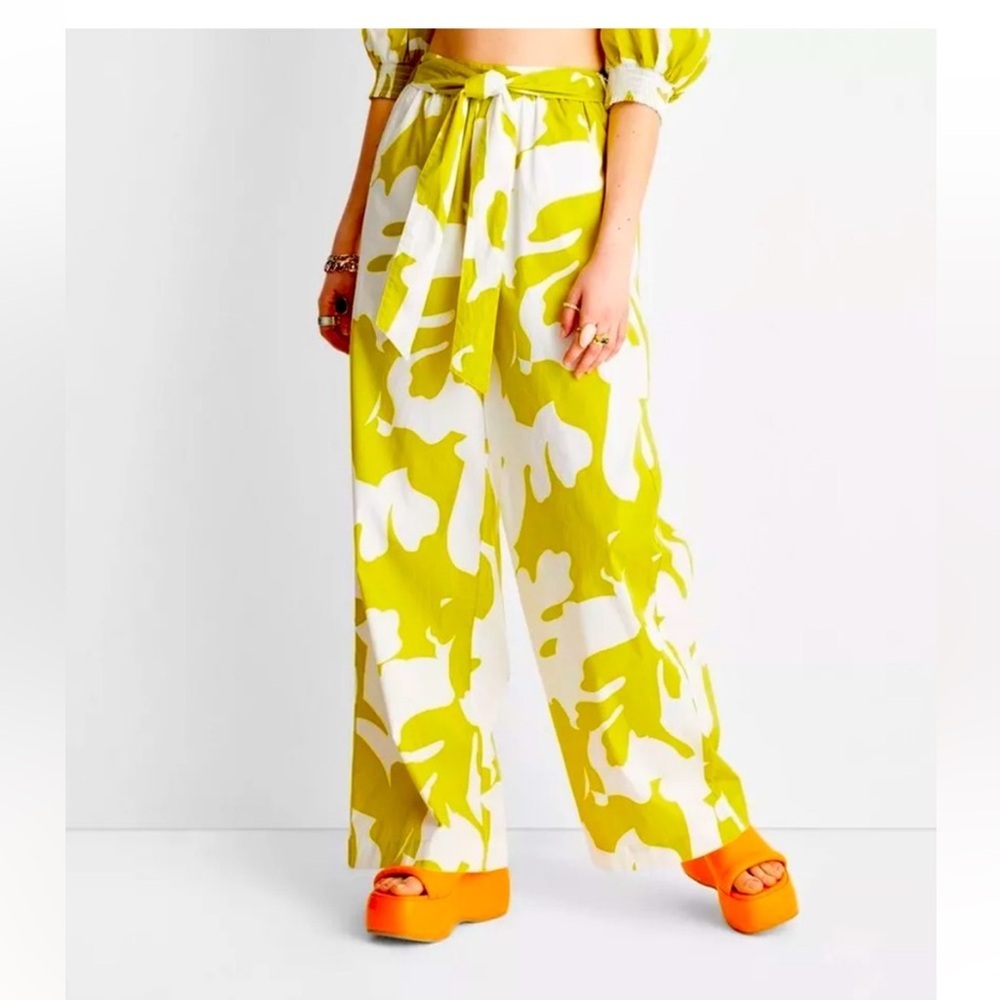 Future‎ Collective with Alani Noelle Womens Plus Relaxed Wide Floral
Wide- Pants